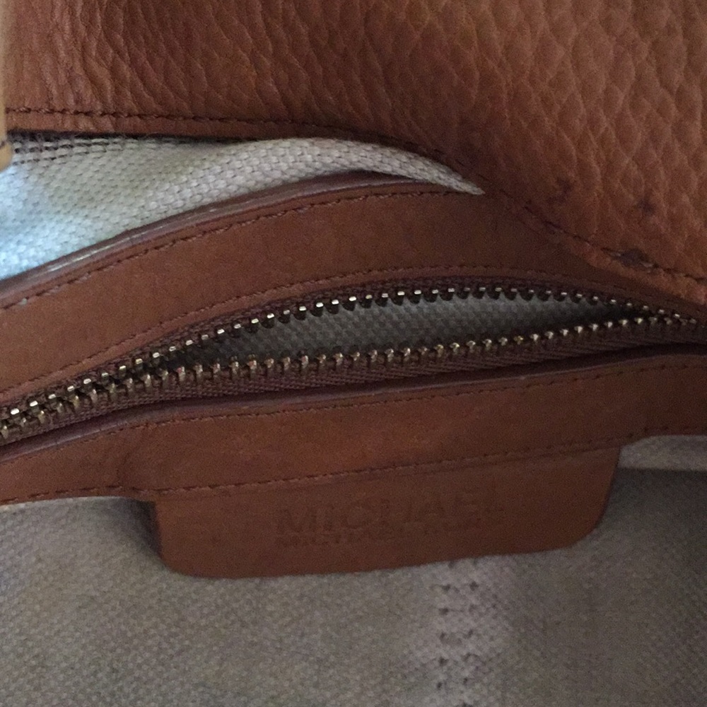 MK 👜 - Picture 4 of 4